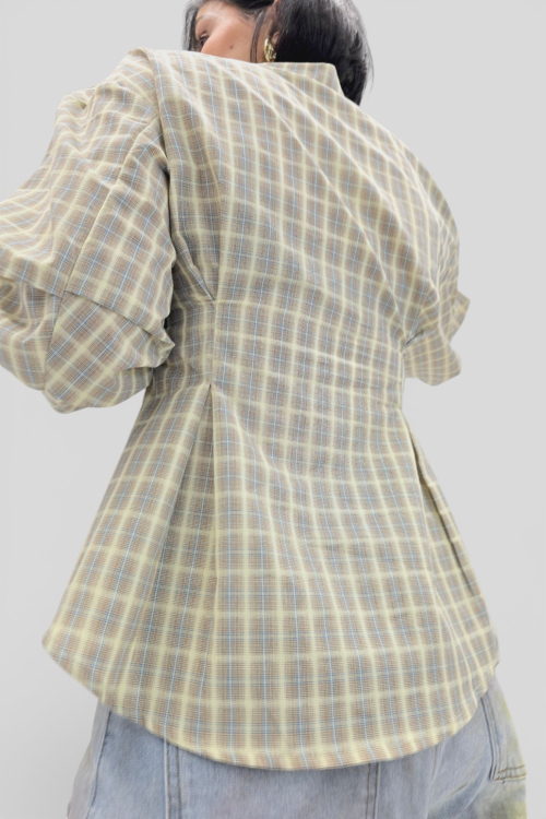 Trendi bež karirana strukirana košulja Lauren sa efektom preklopa i širokim rukavima