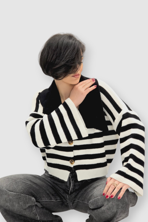 Pleteni prugasti džemper Chana s dubokim V-izrezom i velikim ovratnikom na rever