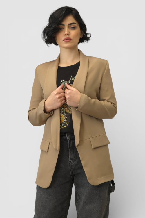 Elegantni duži sako Finna u camel boji