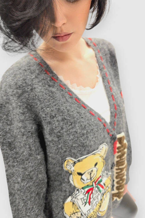 Ženski sivi džemper na kopčanje Bindi s V-izrezom i aplikacijom medvjedića