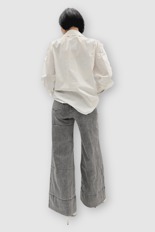 Ženska bijela košulja Belen dugih rukava ukrašena biserima i kristalima na kragni