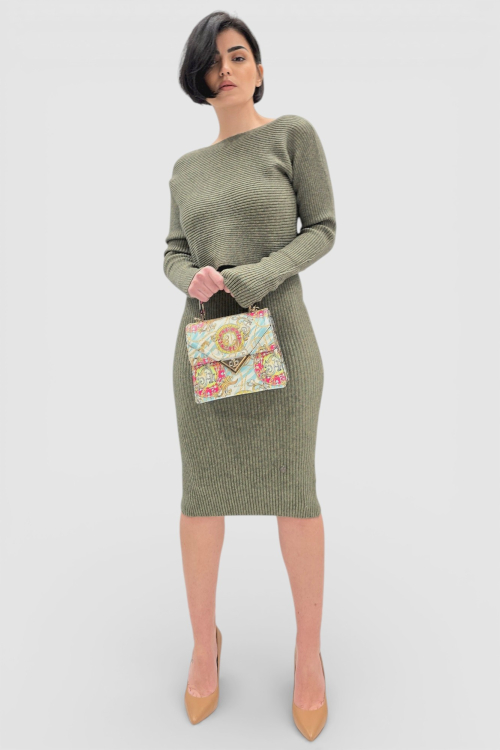 Komplet rebraste viskozne haljine i džempera u kaki boji Catrina