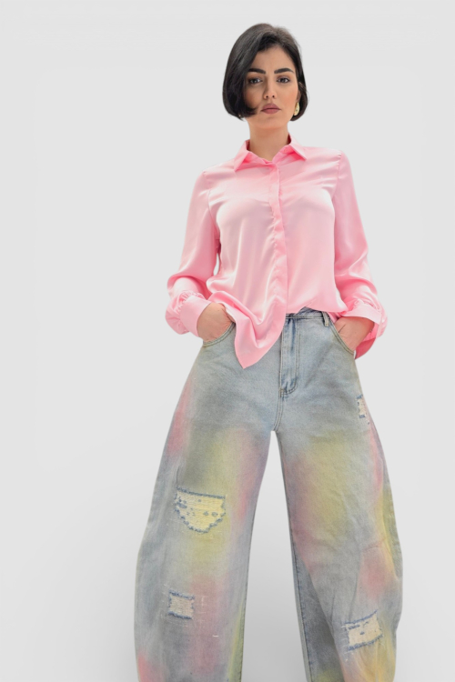 Ženska satenska košulja Fianna u nježno roza boji s diskretnim sjajem