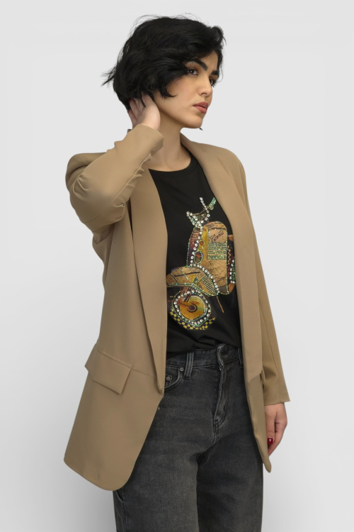 Elegantni duži sako Finna u camel boji