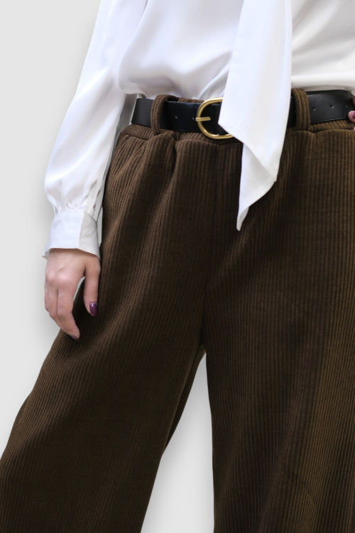 Ženske tamno smeđe samt hlače Lucy s širokim nogavicama i remenom